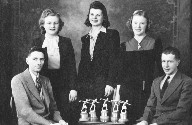 Grandpa Stan (bottom left) with fellow bowling team mates - The Hunt for Golden Treasure | Alex Inspired