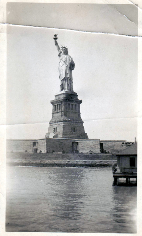 Vintage image of the Statue of Liberty 