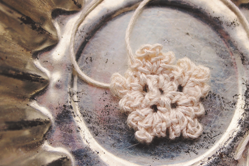 DIY small Crocheted Snowflake | Alex Inspired