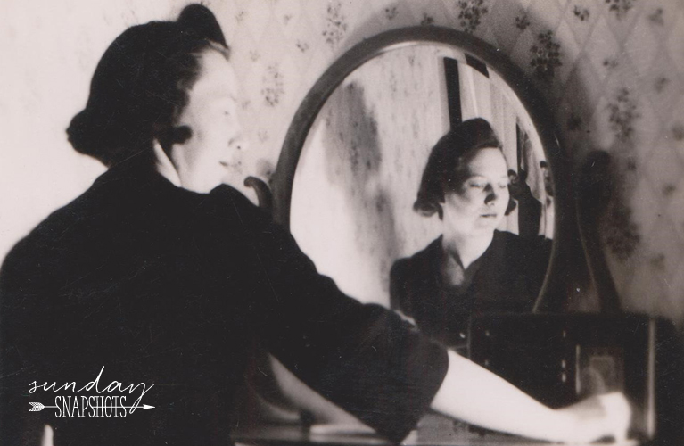 Glenna Self Portrait in the mirror, 1940s | Alex Inspired