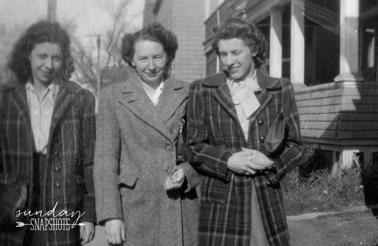 Glenna and her friends walking down the street, early 1940s | Alex Inspired