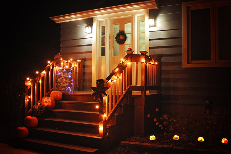 C'est l'Halloween Decor, Alex Inspired Halloween Decorating outside