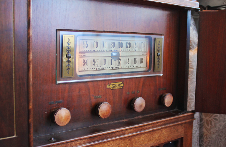 The New and Improved Baycrest Radio from Hudson's Bay - Fully restored and gleaming in its new glory