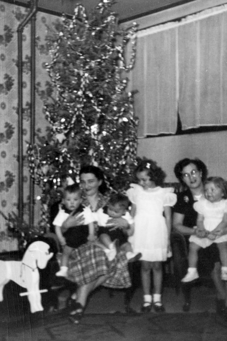 O Christmas Tree: Alex Inspired’s Favourite Family Christmas Tree photos