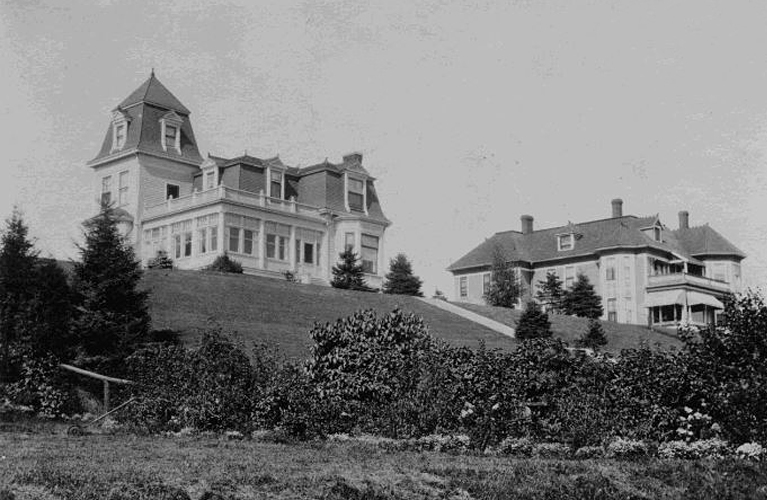 194 Court Street North - Port Arthur | Thunder Bay Museum Photograph - Vanished from the Ridge