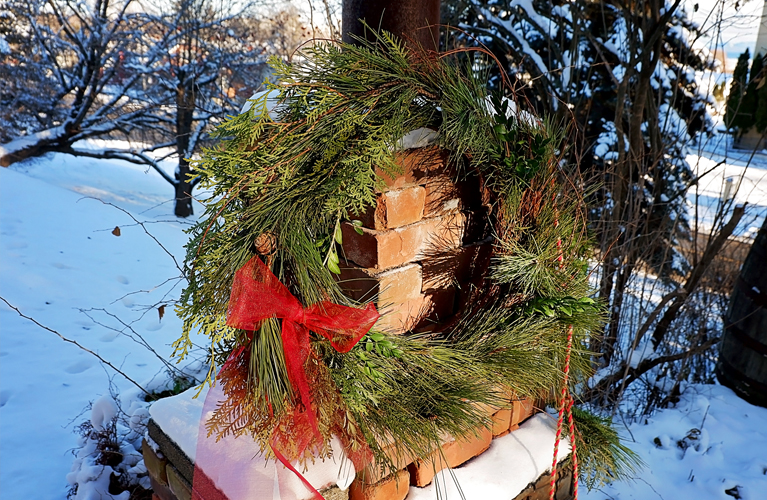 Finished DIY Christmas Wreath | Alex Inspired