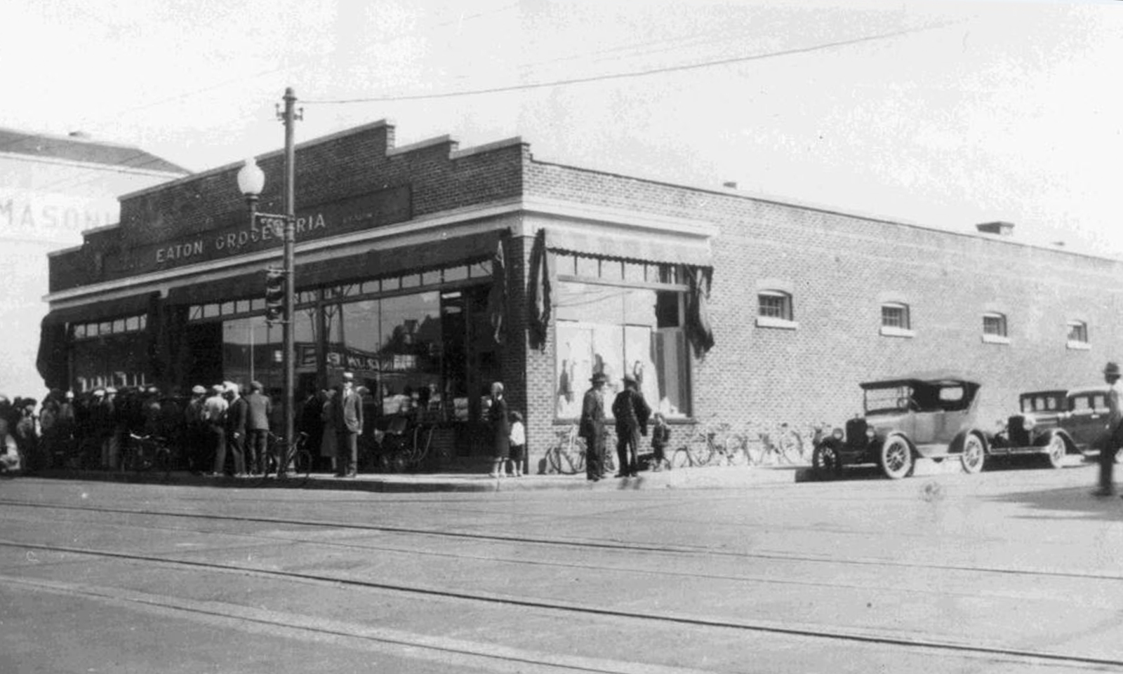 Eaton's at Christmas | Alex Inspired | Thunder Bay Museum - Eaton Groceteria. Located at the corner of Arthur Street and Court Street in Port Arthur, the Eaton Groceteria was an off-shoot of the T. Eaton's Co. Ltd.